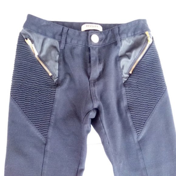 Black Skinny Pants Size Small - Picture 3 of 4